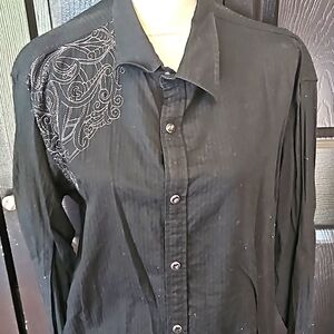 Men's long sleeve snap down with detailing like new
